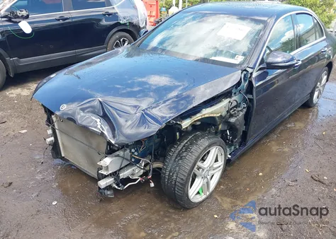 2018 Mercedes-Benz E 300 4Matic z USA, uszkodzony, nr VIN WDDZF4KB7JA432582